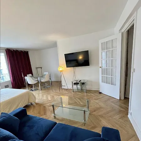 Tour Eiffel Lecourbe Apartment